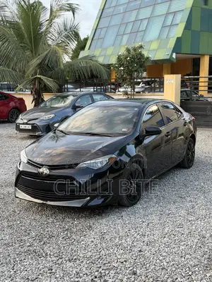 Toyota Corolla LE (1.8L 4cyl 2A) 2018 Black