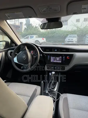 Toyota Corolla LE (1.8L 4cyl 2A) 2018 Black