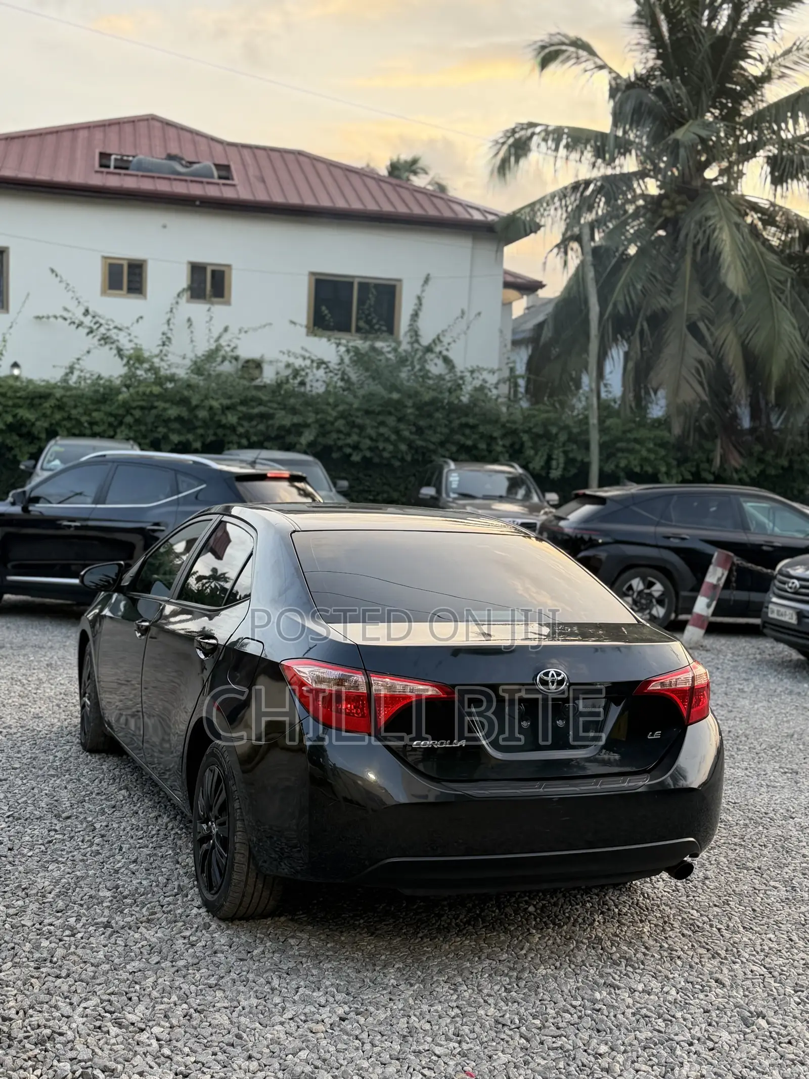 Toyota Corolla LE (1.8L 4cyl 2A) 2018 Black