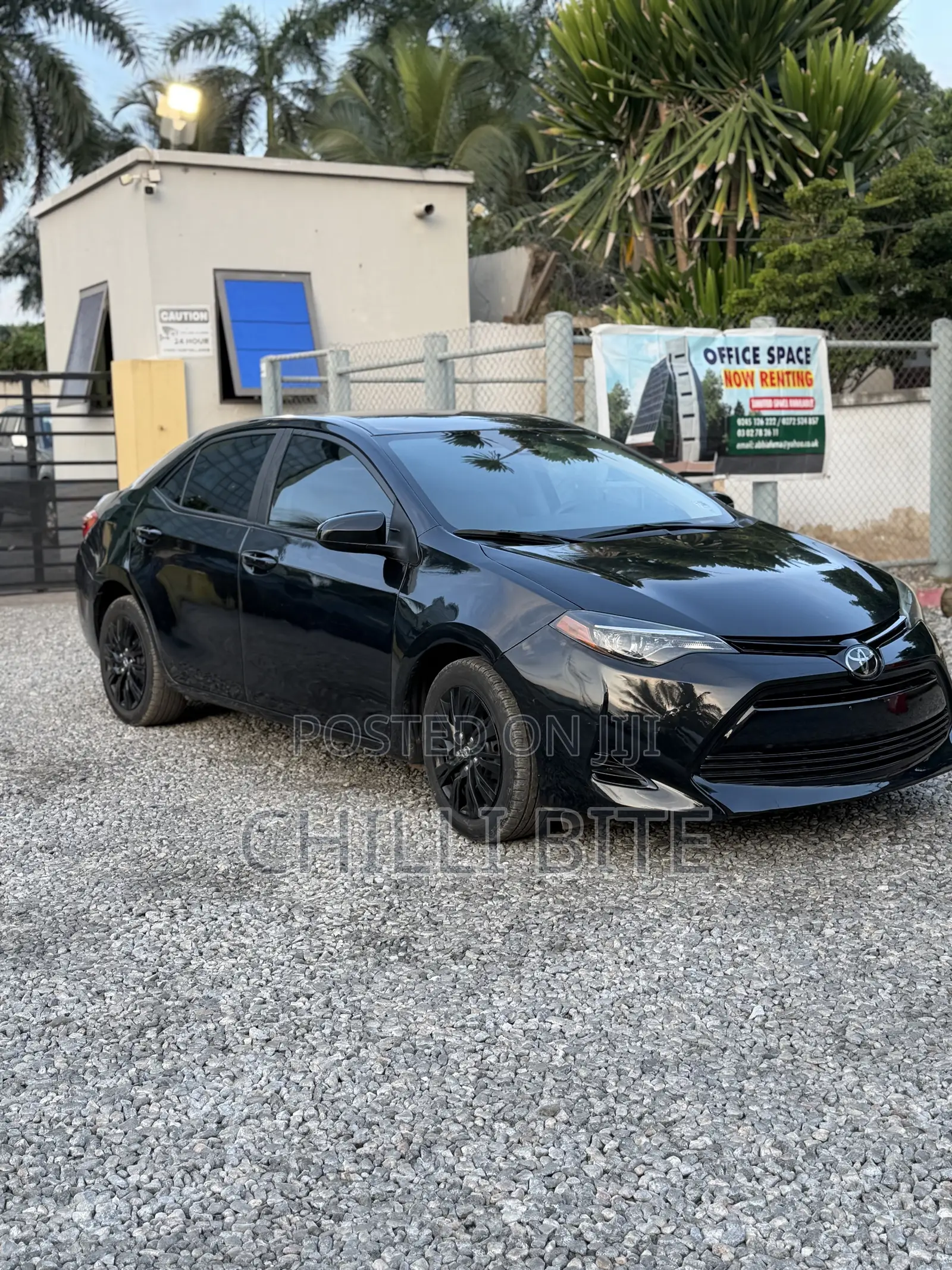 Toyota Corolla LE (1.8L 4cyl 2A) 2018 Black