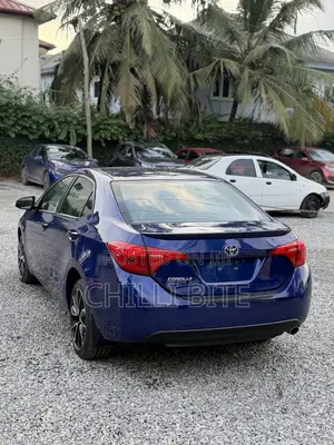 Toyota Corolla SE 4dr Sedan (1.8L 4cyl CVT) 2017 Blue