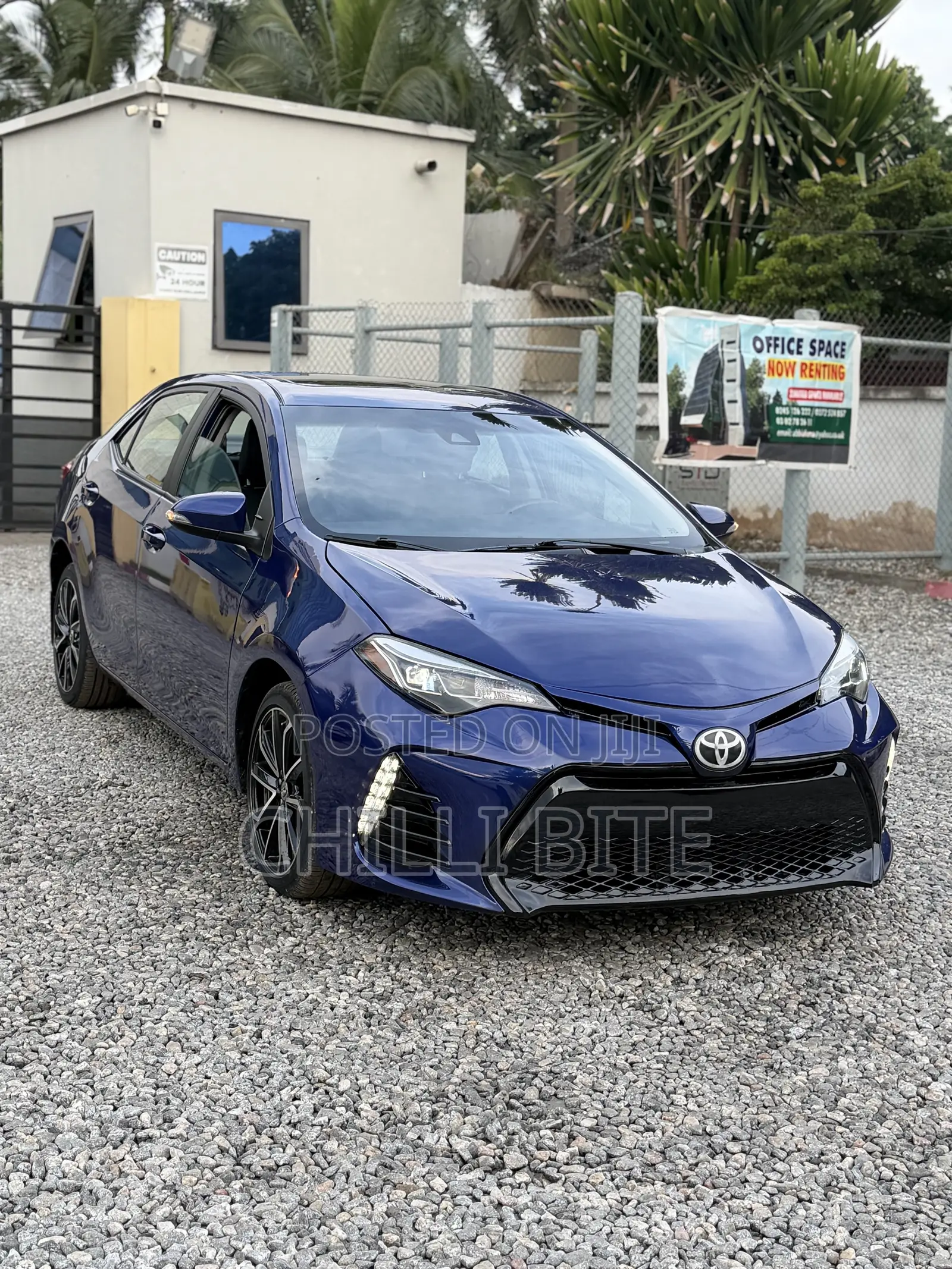 Toyota Corolla SE 4dr Sedan (1.8L 4cyl CVT) 2017 Blue
