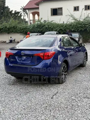 Toyota Corolla SE 4dr Sedan (1.8L 4cyl CVT) 2017 Blue