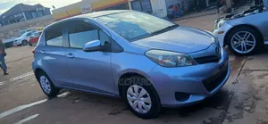 Toyota Vitz 1.3 FWD 5dr 2012 Blue