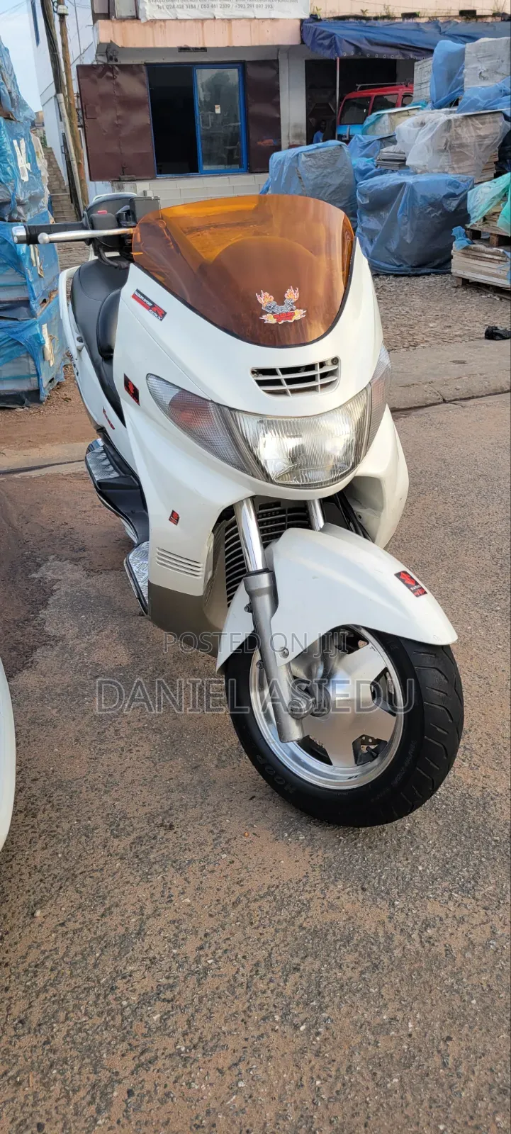 Suzuki Burgman 2015 White
