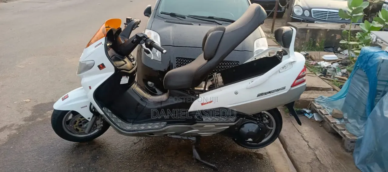 Suzuki Burgman 2015 White