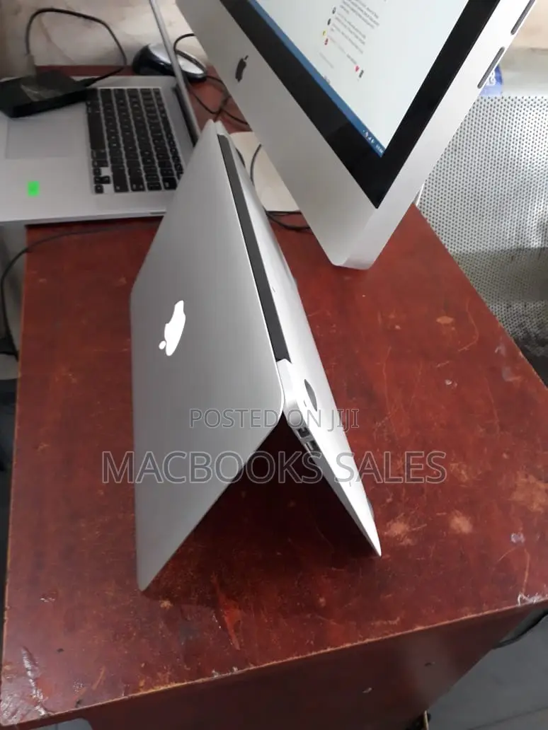 Laptop Apple MacBook Air 2012 8GB Intel Core i7 SSD 128GB