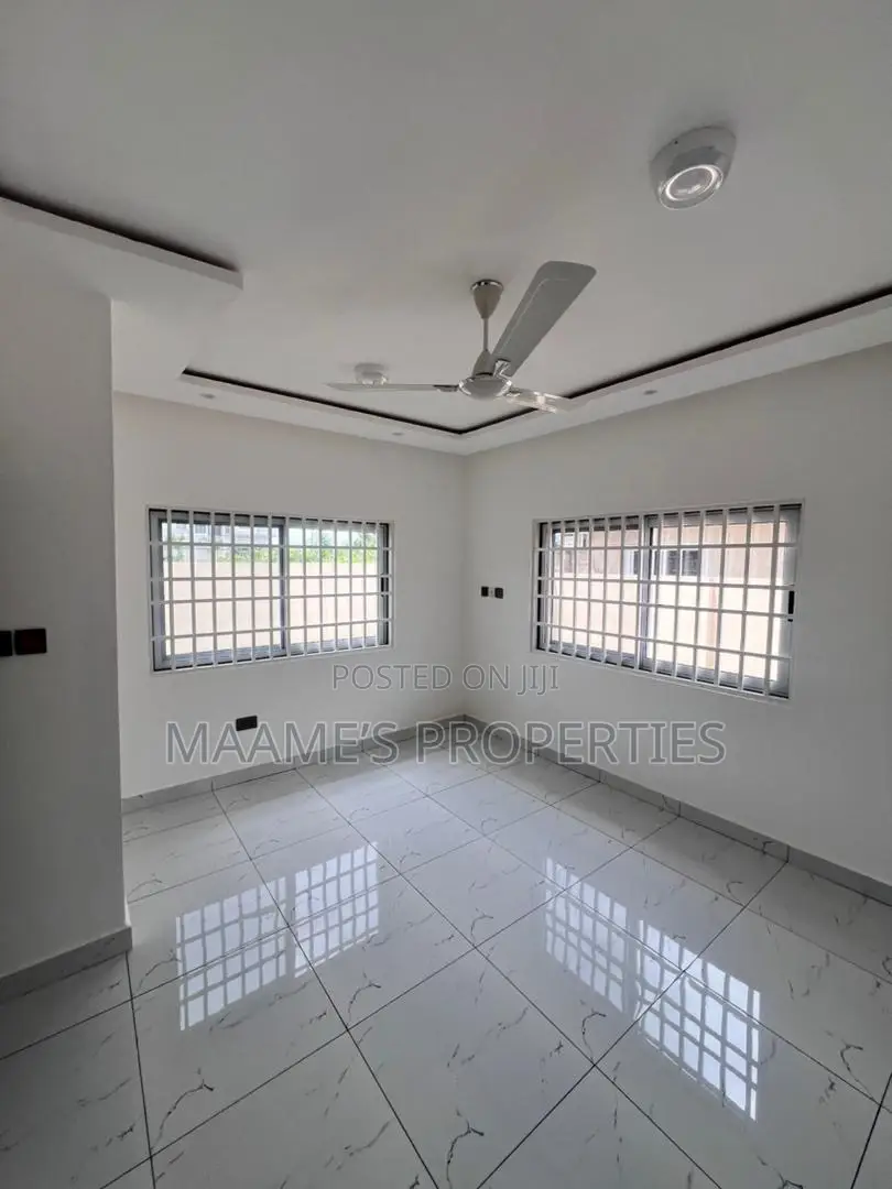 3bdrm House in Amrahia for sale