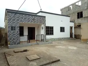 3bdrm House in Amrahia for sale