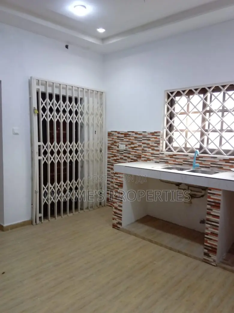 3bdrm House in Amrahia for sale