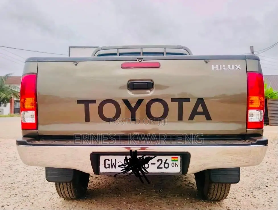 Toyota Hilux 2010 Silver