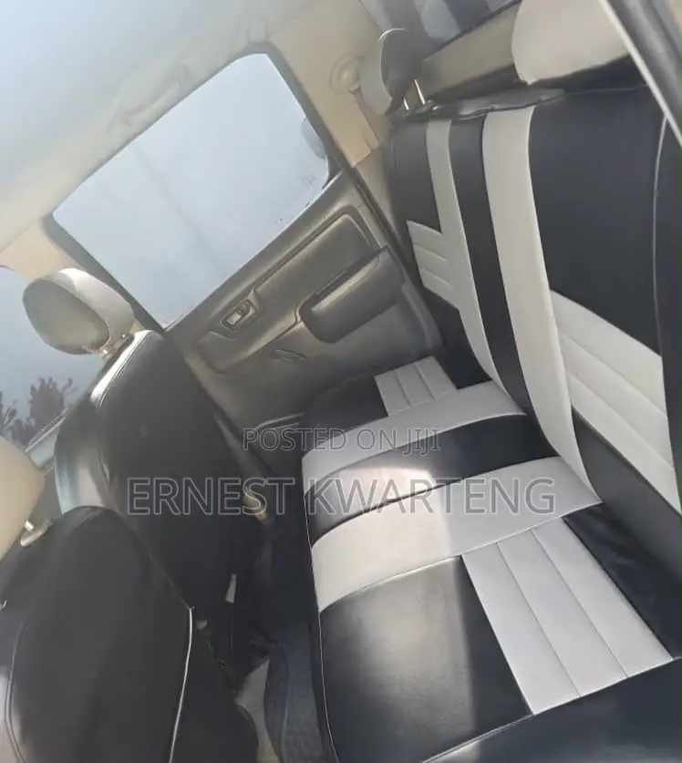 Toyota Hilux 2011 Gray