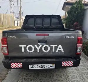 Toyota Hilux 2011 Gray