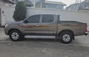 Toyota Hilux 2011 Gray