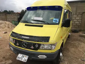 Mercedes-Benz Sprinter 2006 Yellow