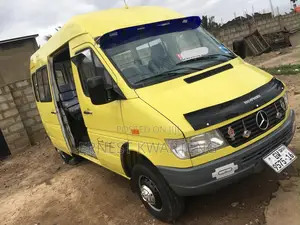Mercedes-Benz Sprinter 2006 Yellow