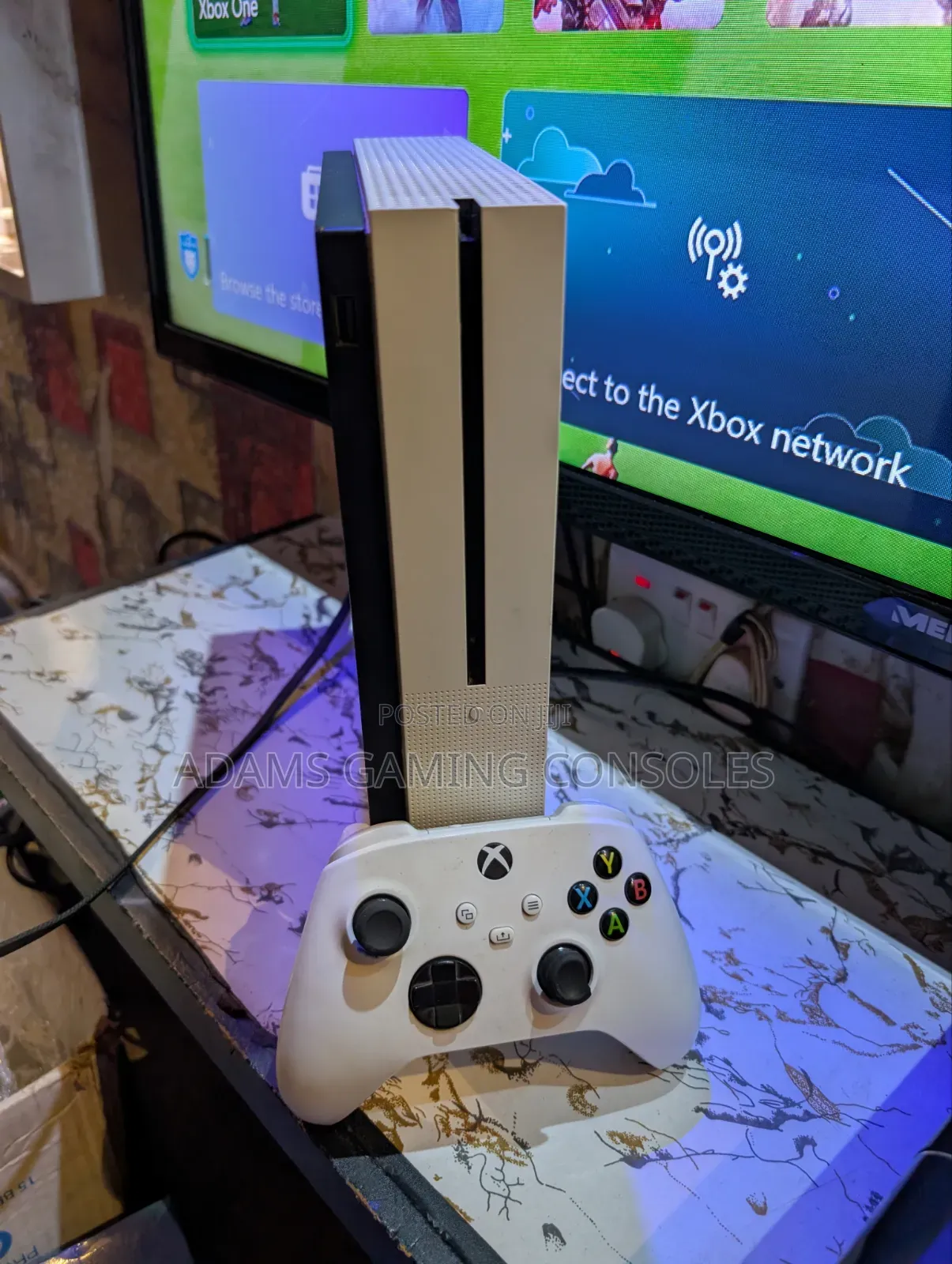 Microsoft Xbox One S 1terrabyte,14games