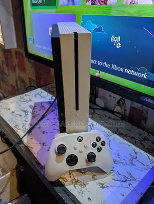 Microsoft Xbox One S 1terrabyte,14games