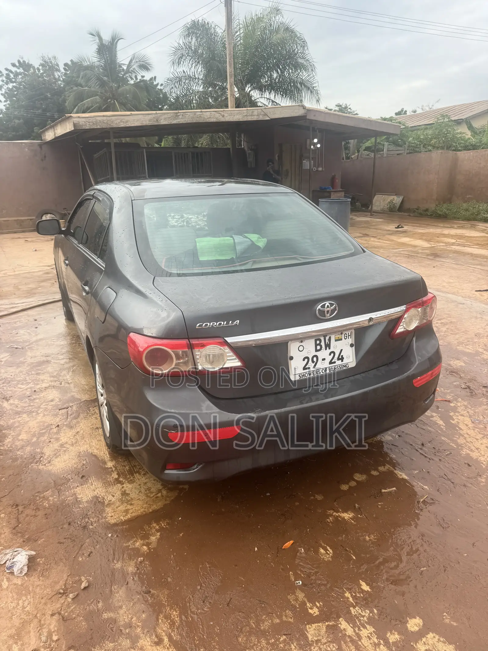 Toyota Corolla LE 4dr Sedan (1.8L 4cyl 4A) 2013 Gray