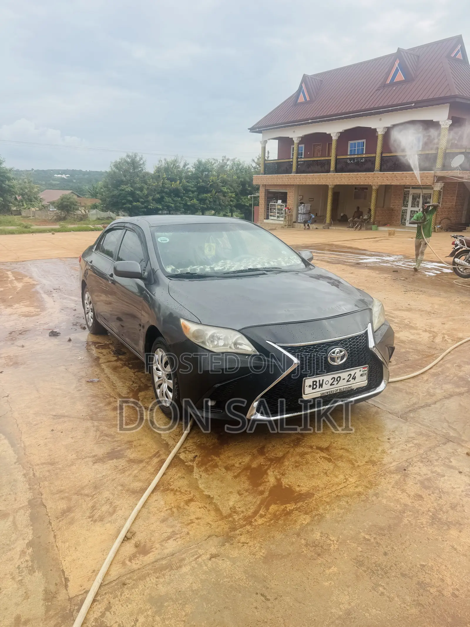 Toyota Corolla LE 4dr Sedan (1.8L 4cyl 4A) 2013 Gray