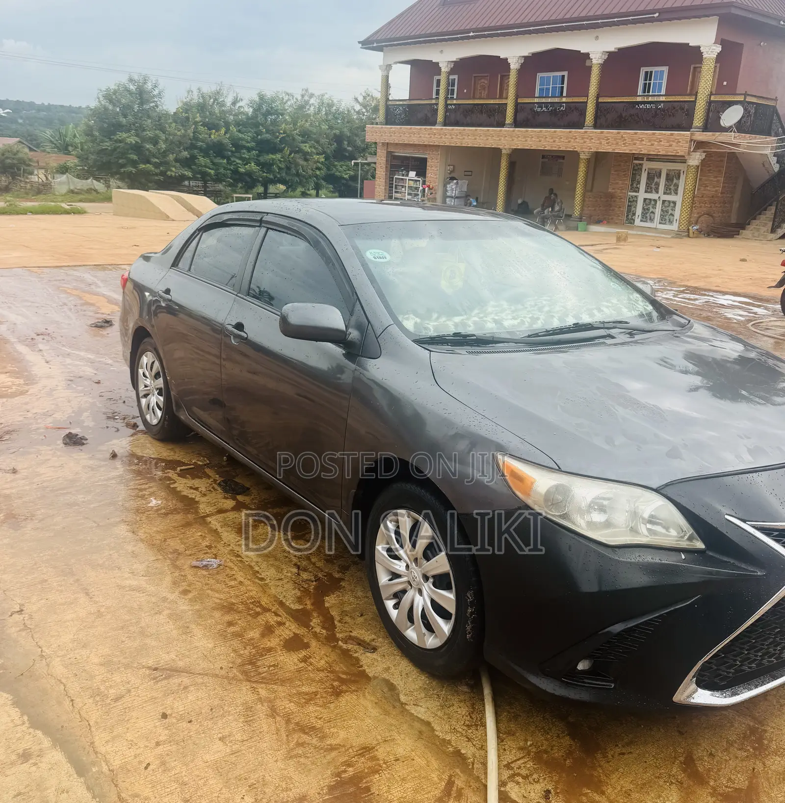 Toyota Corolla LE 4dr Sedan (1.8L 4cyl 4A) 2013 Gray