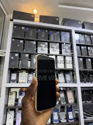 Apple iPhone XR 64 GB Yellow