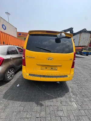 Hyundai Starex 2017 Yellow