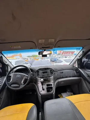 Hyundai Starex 2017 Yellow