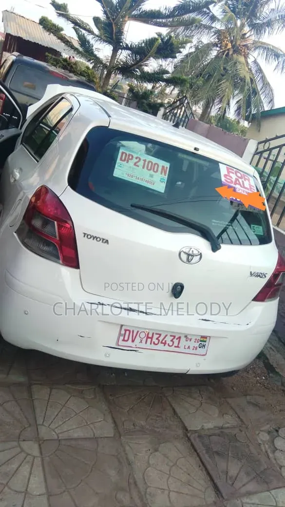 Toyota Yaris Base Hatchback 3dr 2010 White