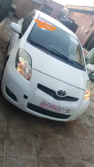 Toyota Yaris Base Hatchback 3dr 2010 White