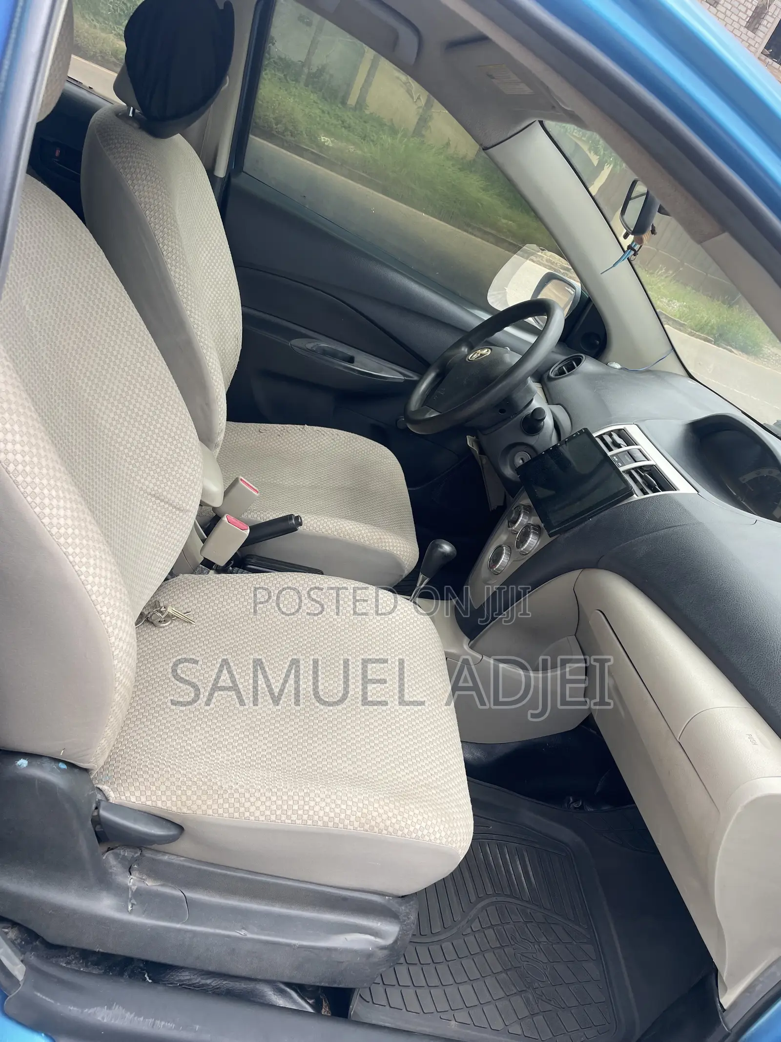 Toyota Yaris 2010 Blue