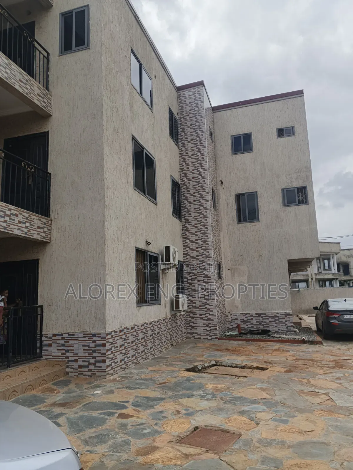 2bdrm Apartment in Adenta Amanfro, Frafraha for rent