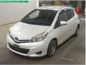 Toyota Vitz 1.3 FWD 5dr 2013 White