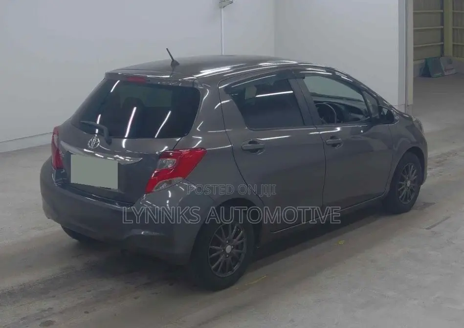 Toyota Vitz 1.3 FWD 5dr 2015