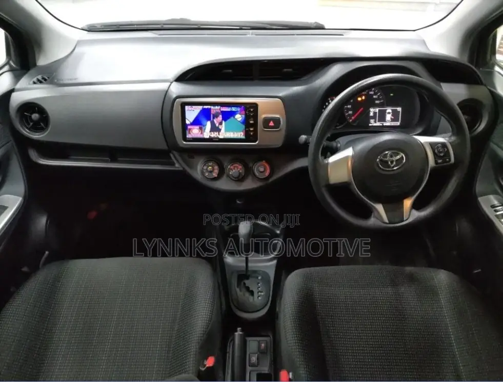 Toyota Vitz 1.3 FWD 5dr 2015