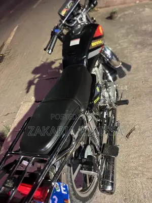 New Royal RY125 2025 Black