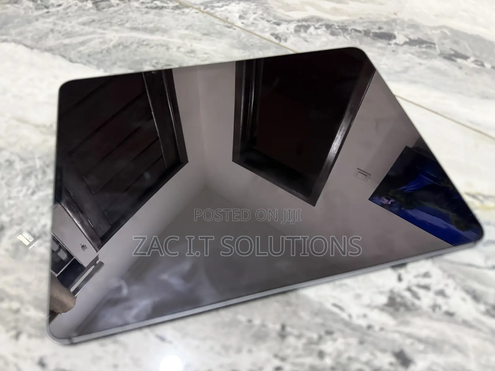Apple iPad Pro 12.9 (2022) 256 GB Gray