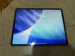 Apple iPad Pro 12.9 (2022) 256 GB Gray