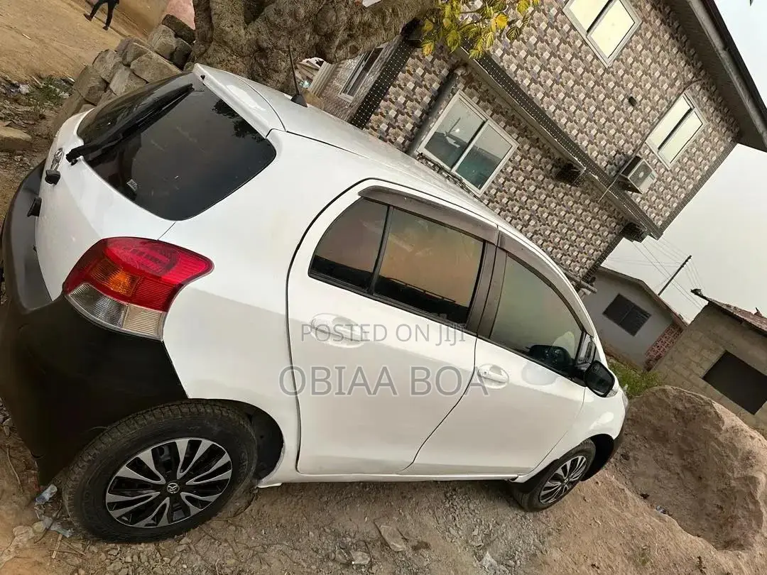 Toyota Vitz 2008 White