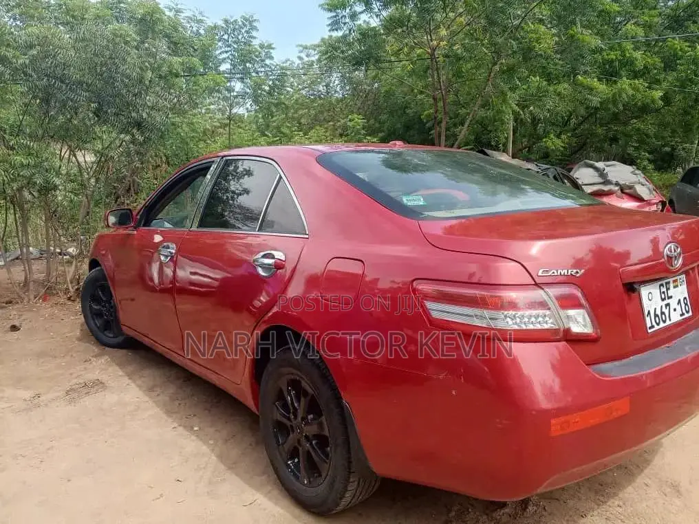 Toyota Camry LE 4dr Sedan (2.5L 4cyl 6A) 2011 Red