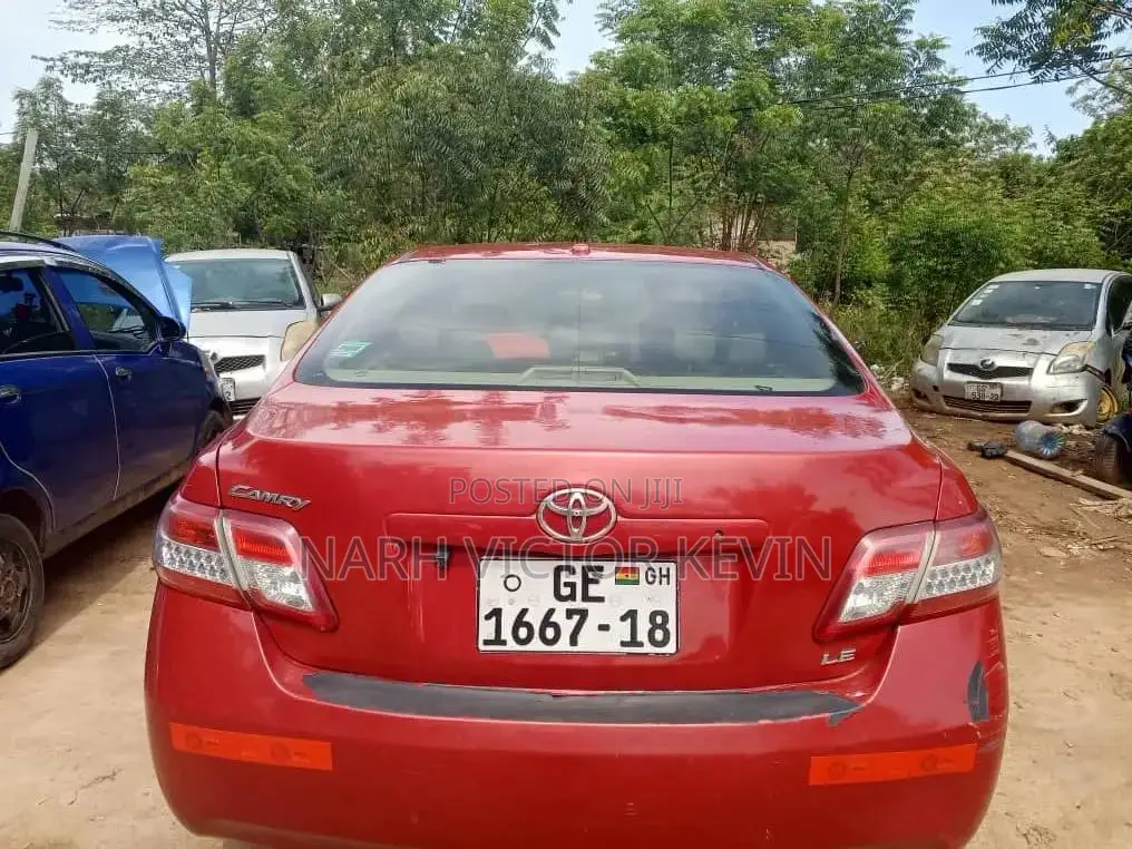 Toyota Camry LE 4dr Sedan (2.5L 4cyl 6A) 2011 Red
