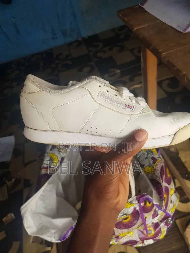 Branded/Affordable Unisex Shoe for Sale.