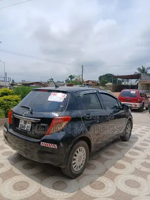Toyota Vitz 2013 Brown