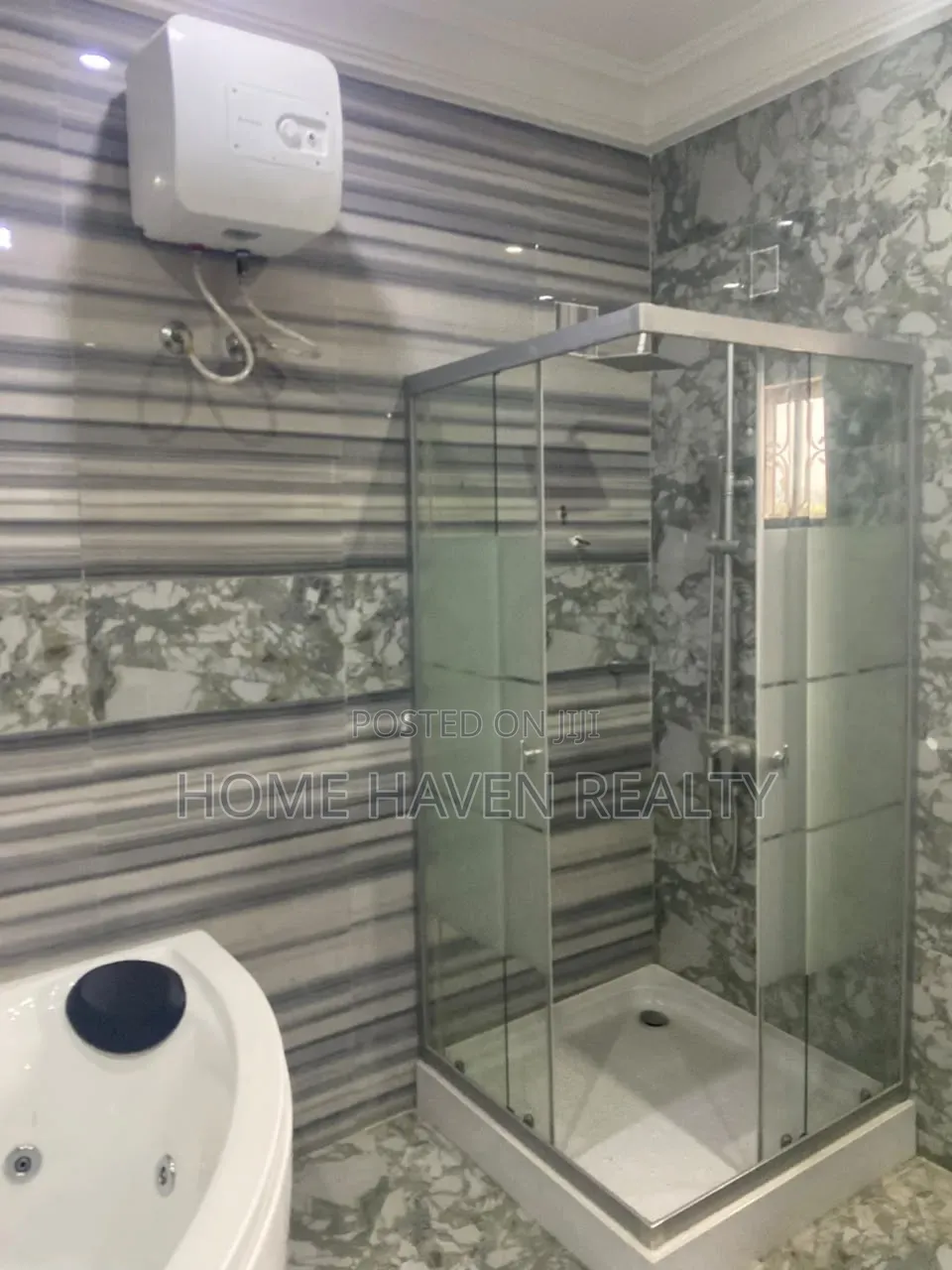 5bdrm House in Haasto Bohye, Papao for sale