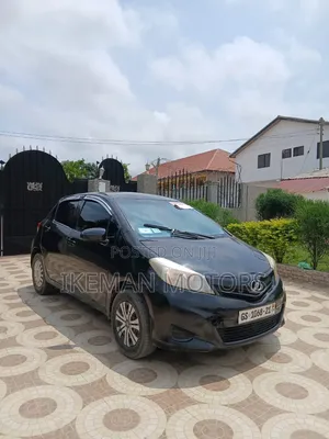 Toyota Vitz 2013 Brown