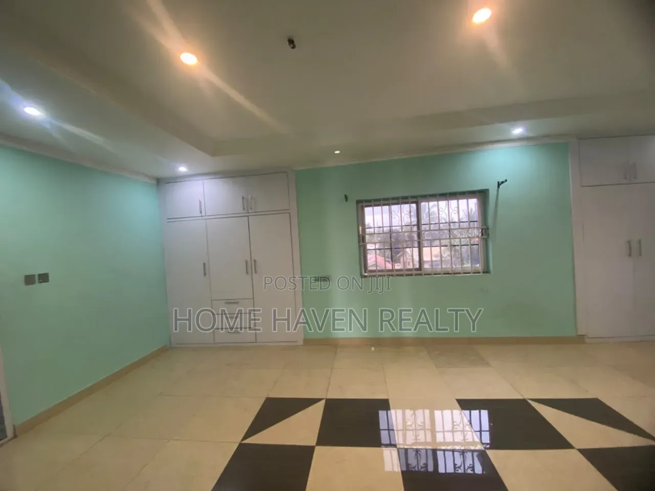 5bdrm House in Haasto Bohye, Papao for sale