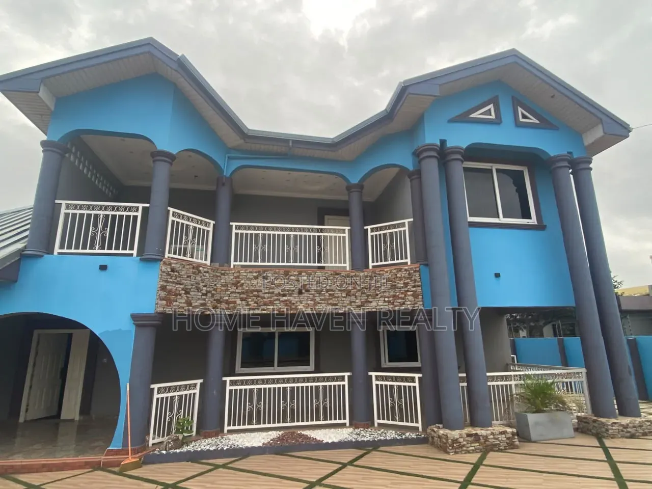 5bdrm House in Haasto Bohye, Papao for sale