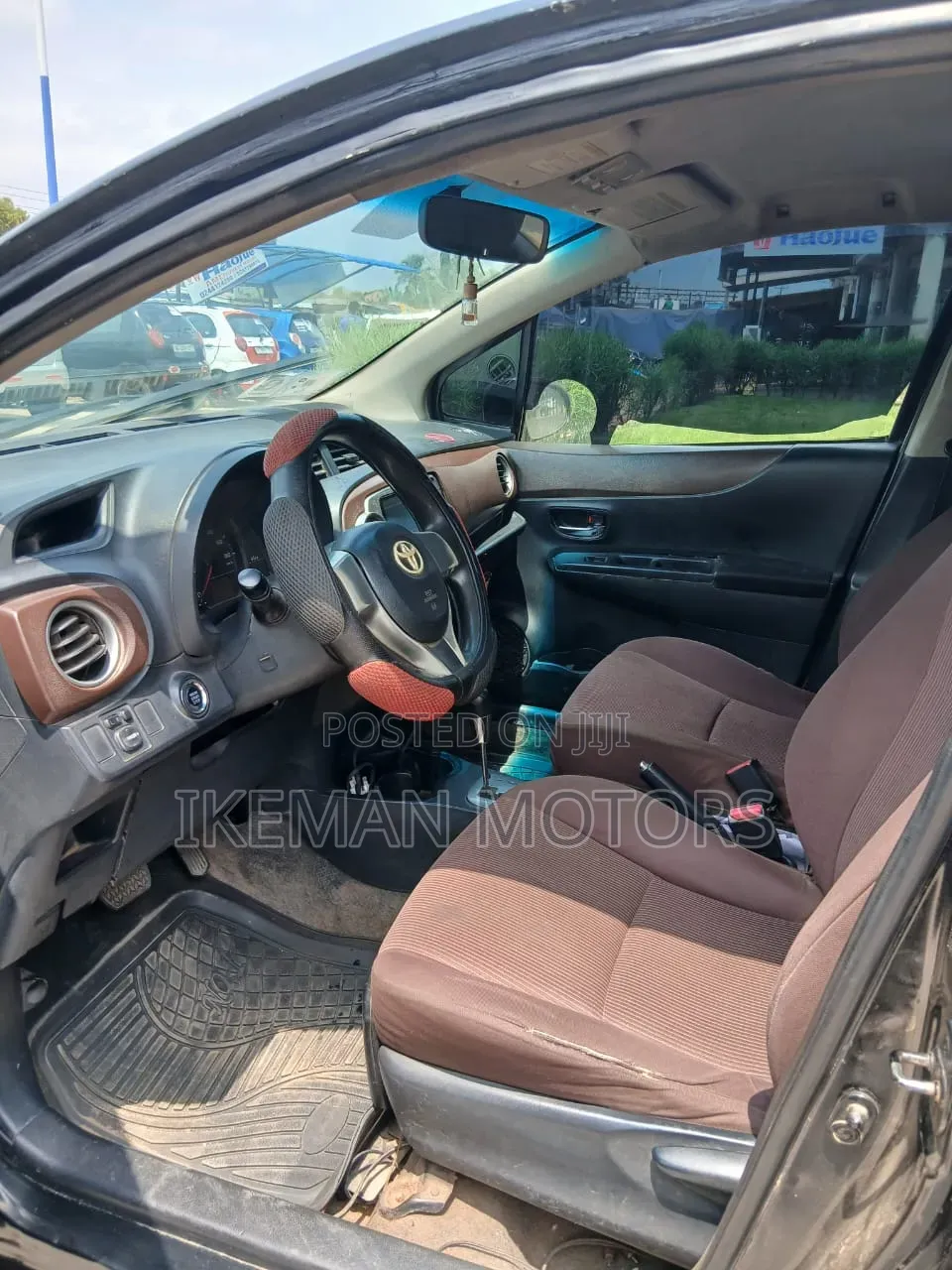 Toyota Vitz 2013 Brown
