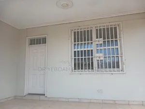 3bdrm Duplex in Spintex Manet :- 3, Papaye for rent