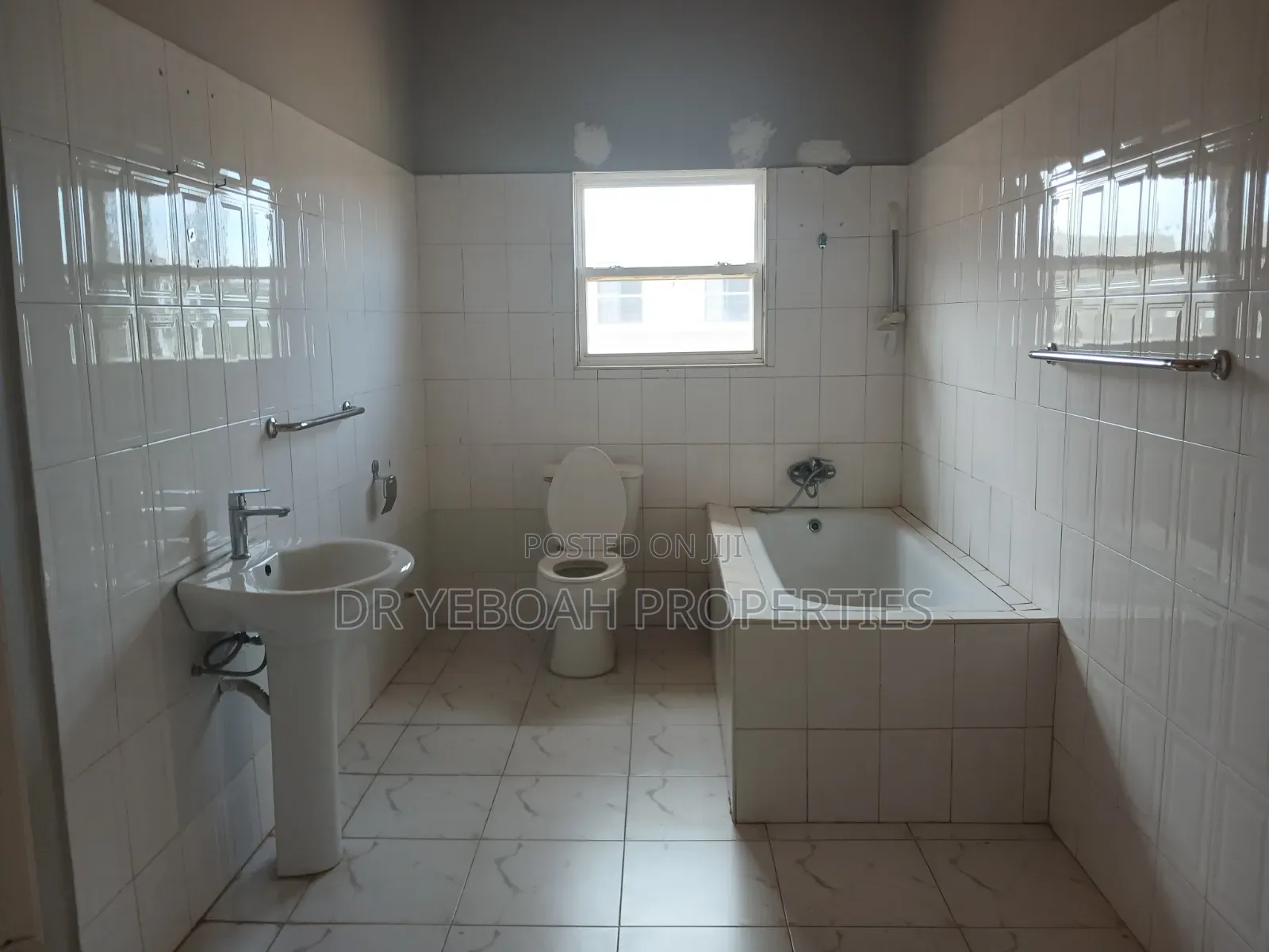 3bdrm Duplex in Spintex Manet :- 3, Papaye for rent